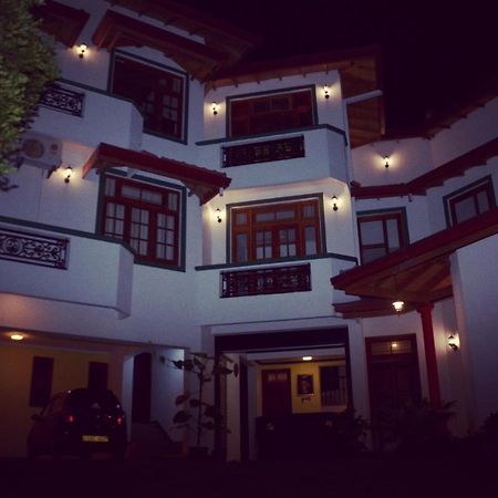 Hotel Mandakini Battaramulla Exterior photo